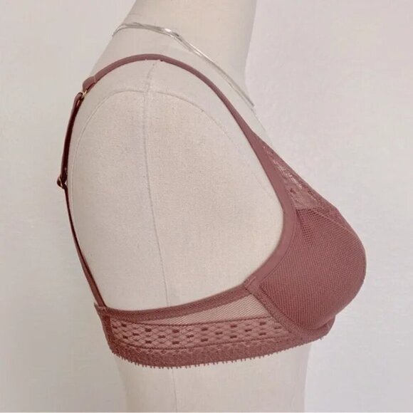 VS Vintage Rose Incredible Lightly-Lined Lace Plunge Bra - Picture 6 of 13